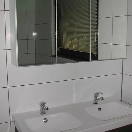 Haus Polly Апартаменты Strasshof an der Nordbahn