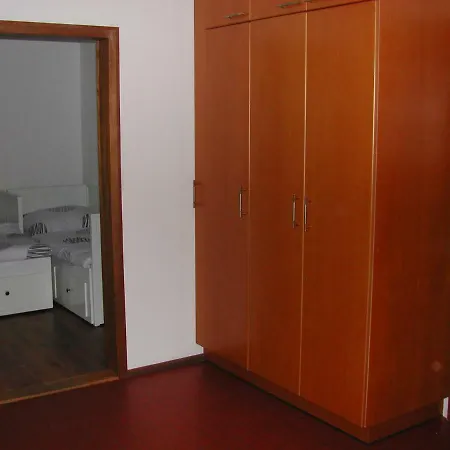Haus Polly Апартаменты Strasshof an der Nordbahn