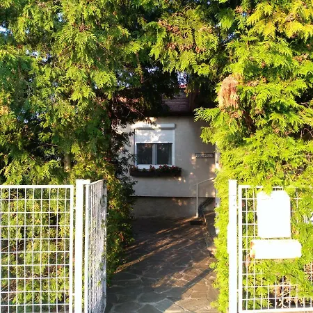 Haus Polly Апартаменты Strasshof an der Nordbahn